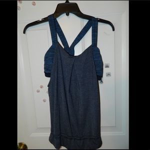 Lululemon workout top with built in bra size 4